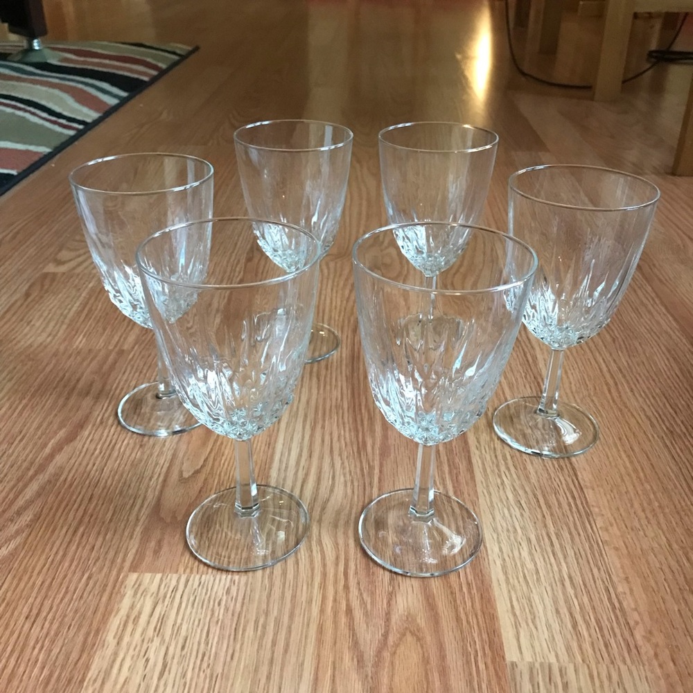 Set of 6 Vintage Luminarc Crystal Wine Glasses with cut glass pattern